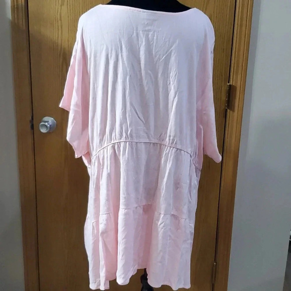 Torrid pale pink tiered baby doll top short sleeve v neck - Picture 5 of 7